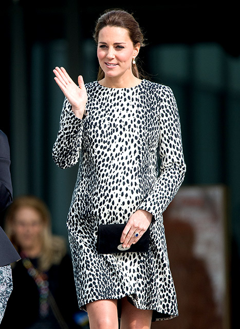 kate middleton wave
