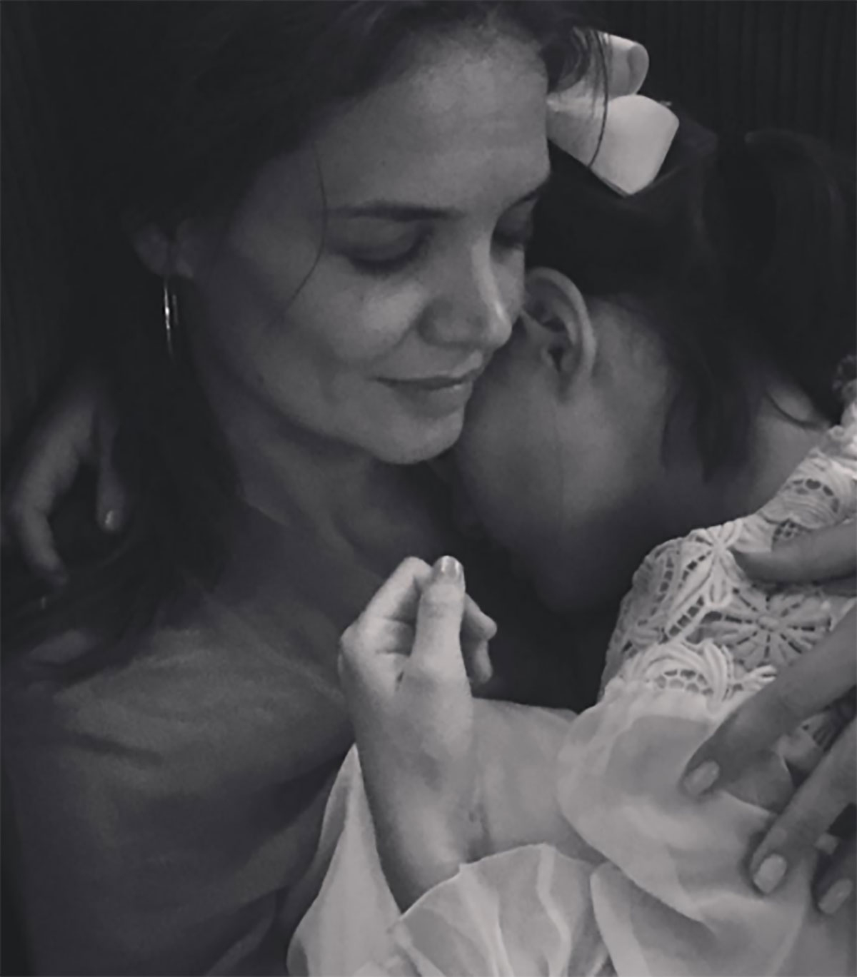 Katie Holmes shares adorable photo of Suri