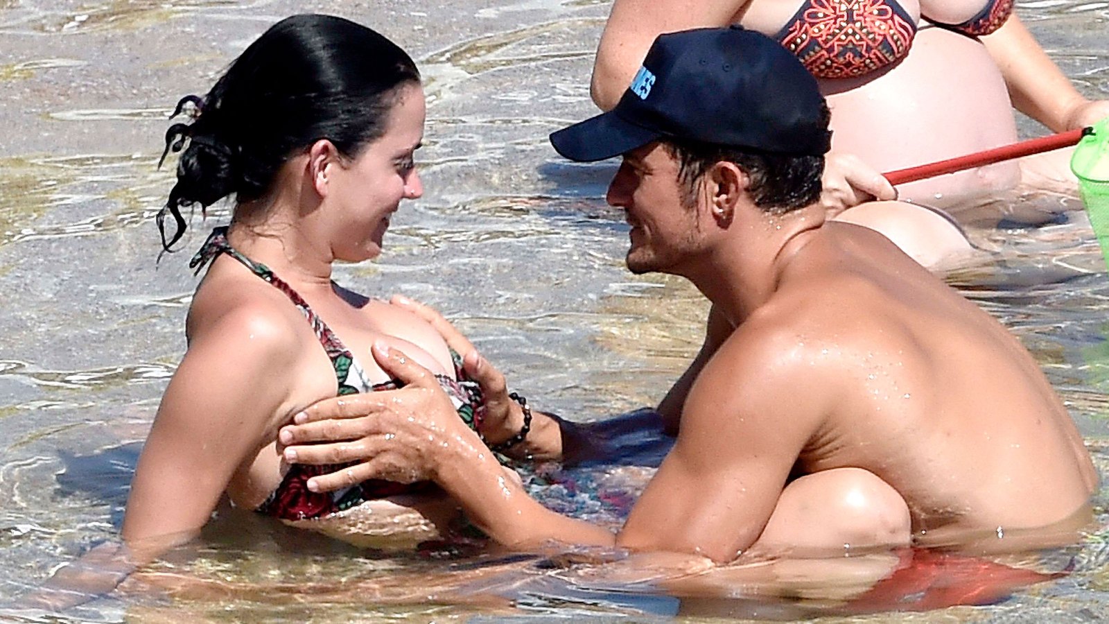 Secret Teen Boobs - Orlando Bloom Grabs Katy Perry's Boobs During Beach Vacation
