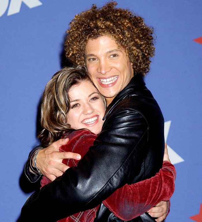 Kelly Clarkson and Justin Guarini during