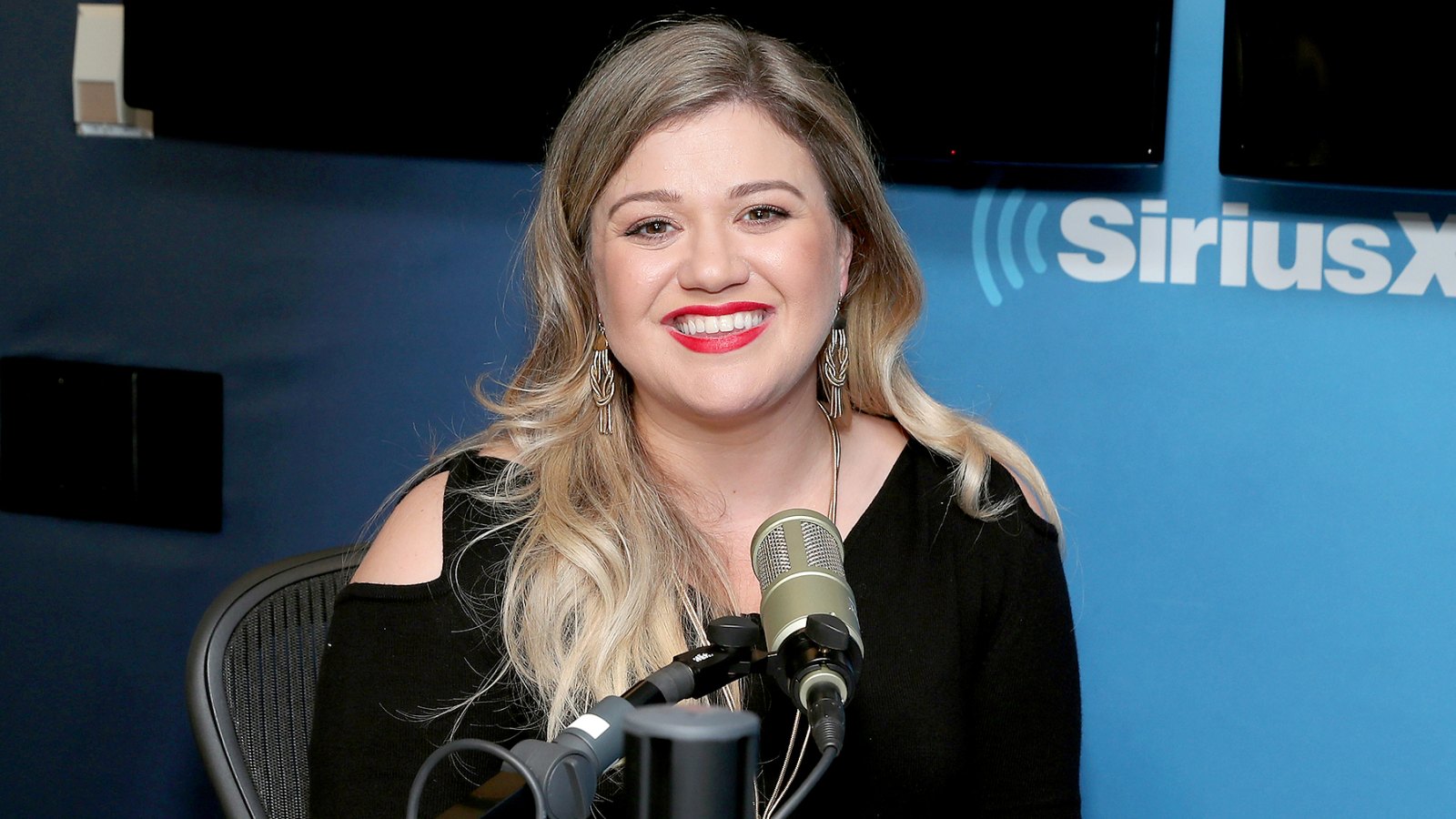 Kelly Clarkson is a guest on "The Hoda Show" on Today Show Radio at SiriusXM Studios on October 5, 2016 in New York City.