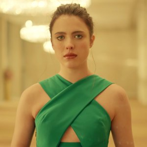 Kenzo margaret qualley 7e1b6825 c82c 4453 84e6 f8adfa96c4b9