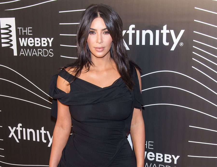 Kim Kardashian Promises Endless Naked Selfies At 2016 Webbys Usweekly 