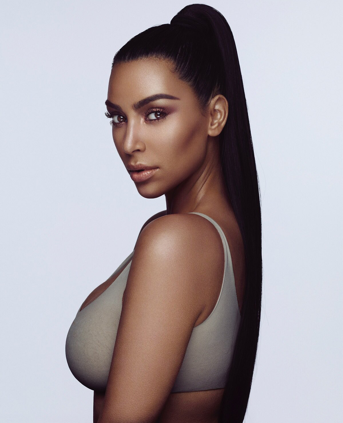 Kim kardashian 28485741 42d6 4b4c be78 916db8c5f9a3