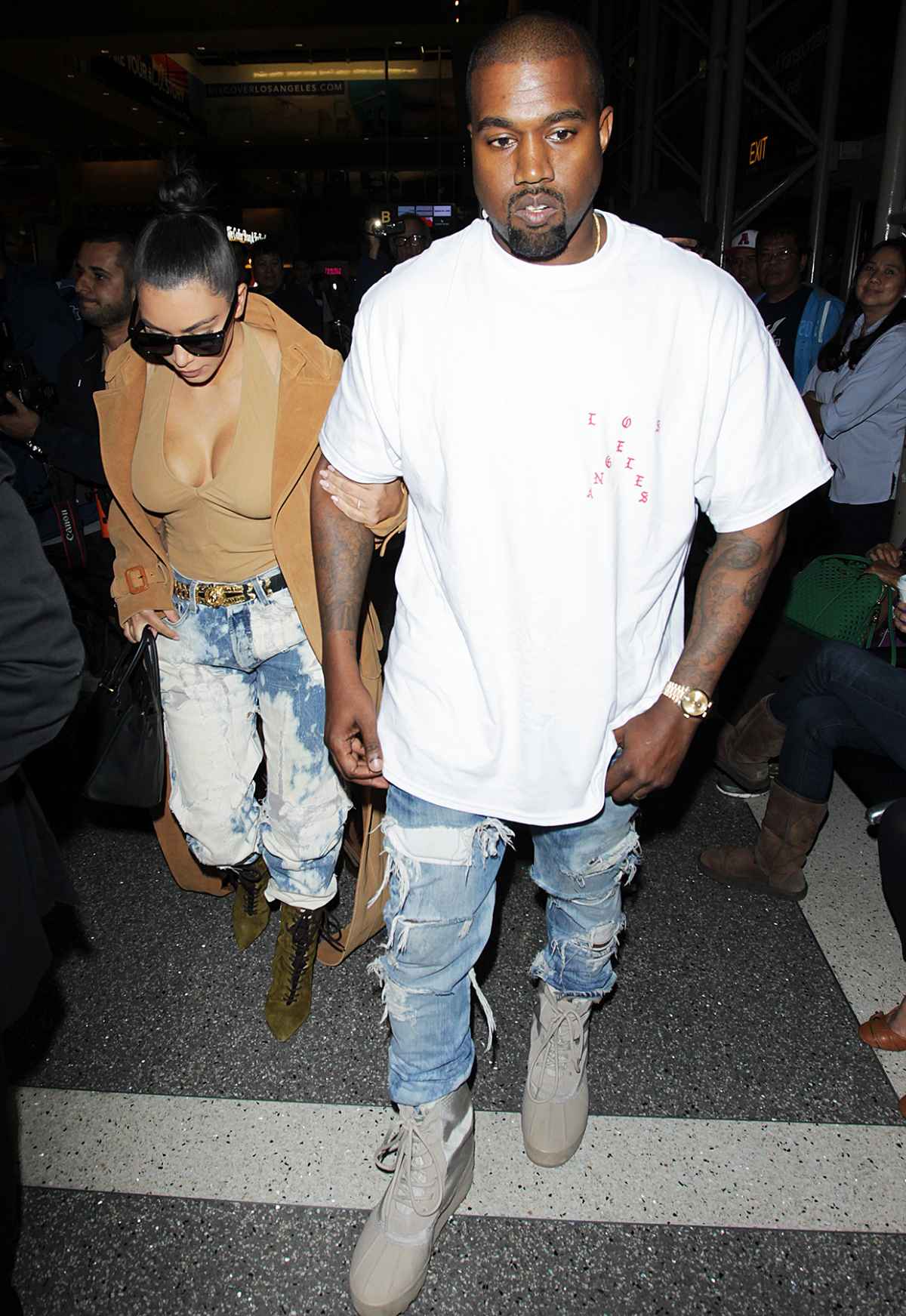 Kim Kardashian does Louis Vuitton airport chic - my fashion life