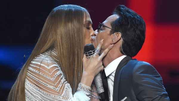 Kiss d55a1ce7 ef58 47f0 a410 318f0cc418da