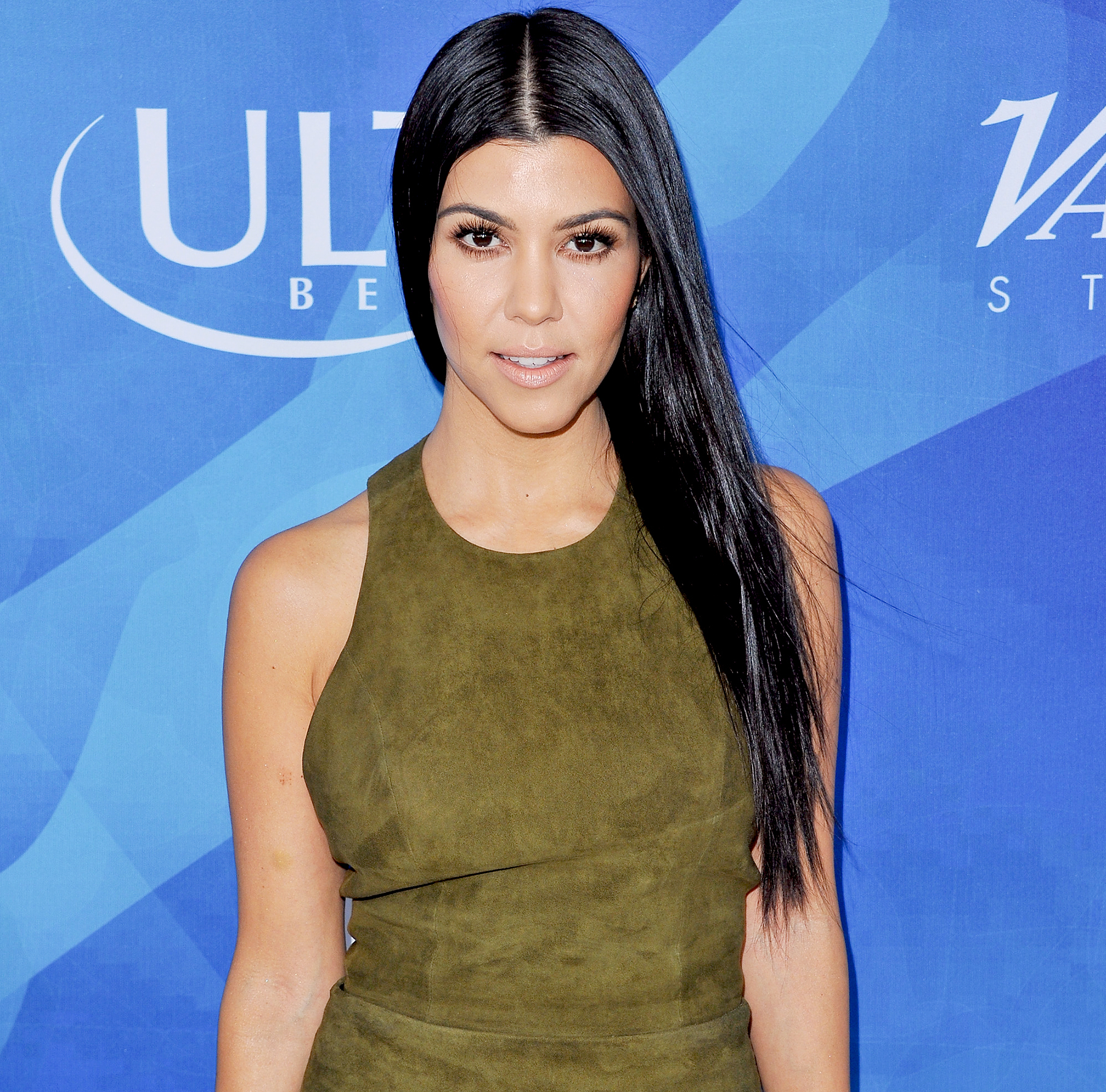 Kourtney kardashian zoom b1048f44 ee92 4c98 97e8 76eedf18b9f0