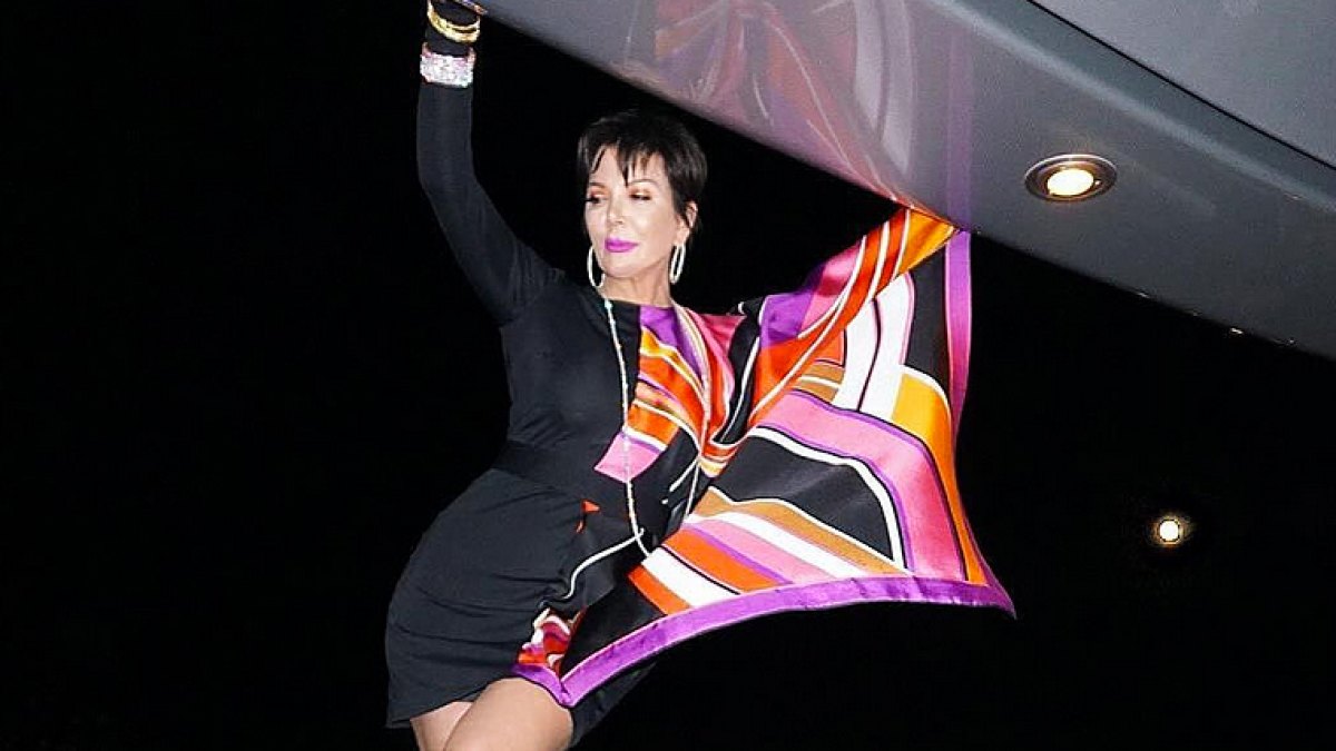 Kris jenner yacht 8adc8b07 28f8 4f42 91e7 35b71d2b2250