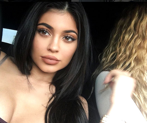 Kylie Jenner Snaps a Butt Selfie in Her Home Gym: See Photo!