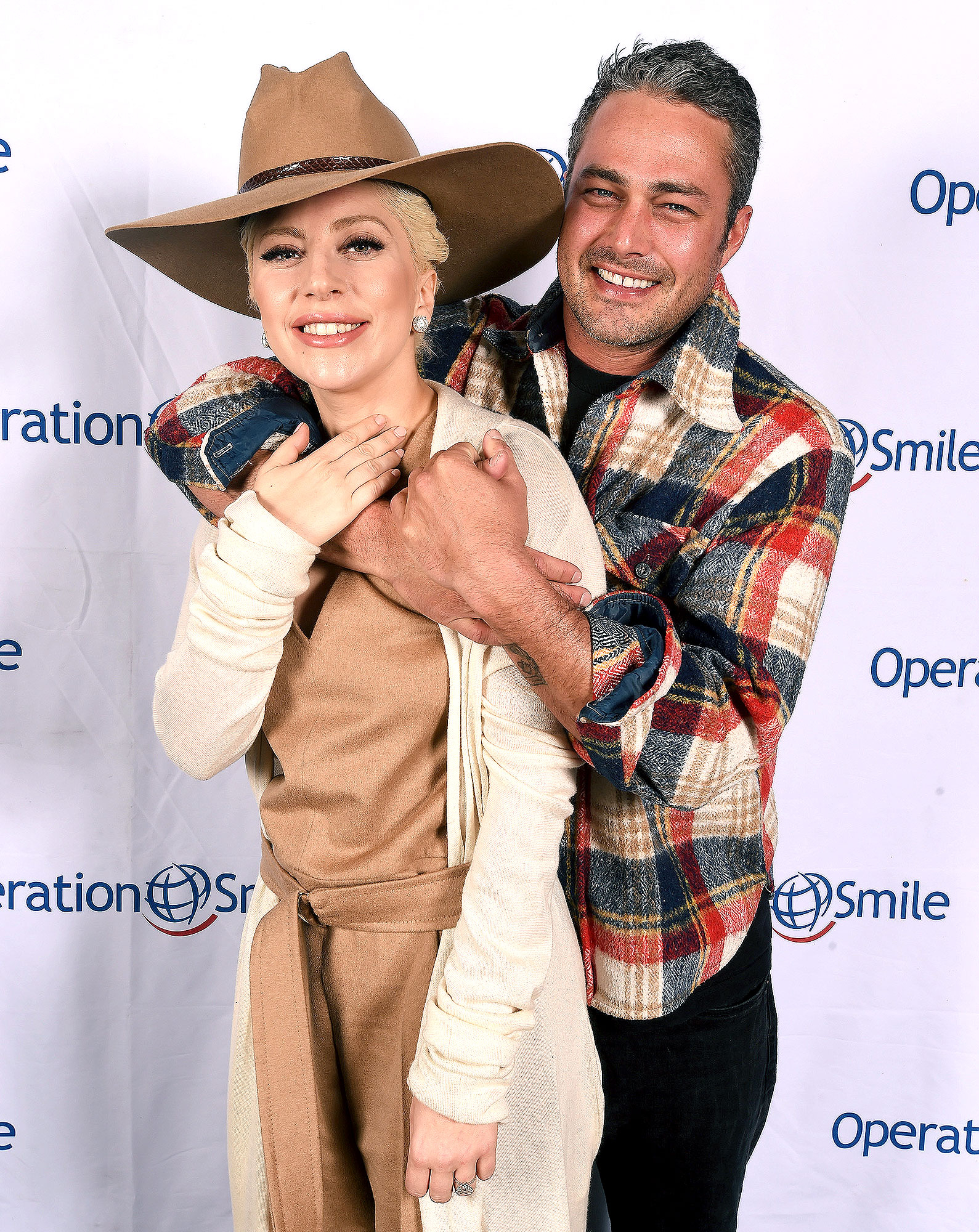 Lady gaga taylor kinney 7344a2bd da65 4e0a 9ede ef7b566e7d52