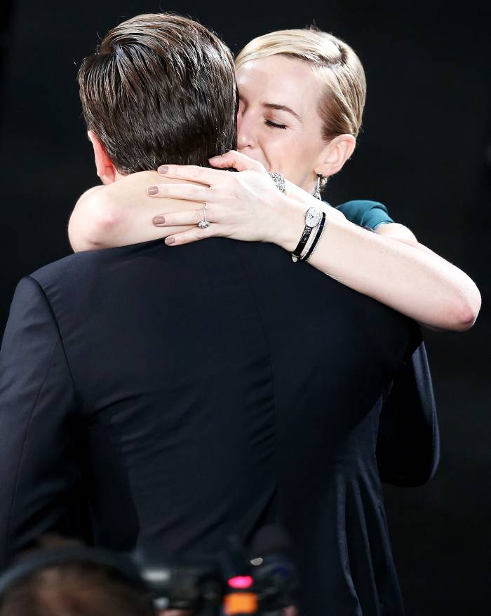 Kate Winslet and Leonardo DiCaprio hugging