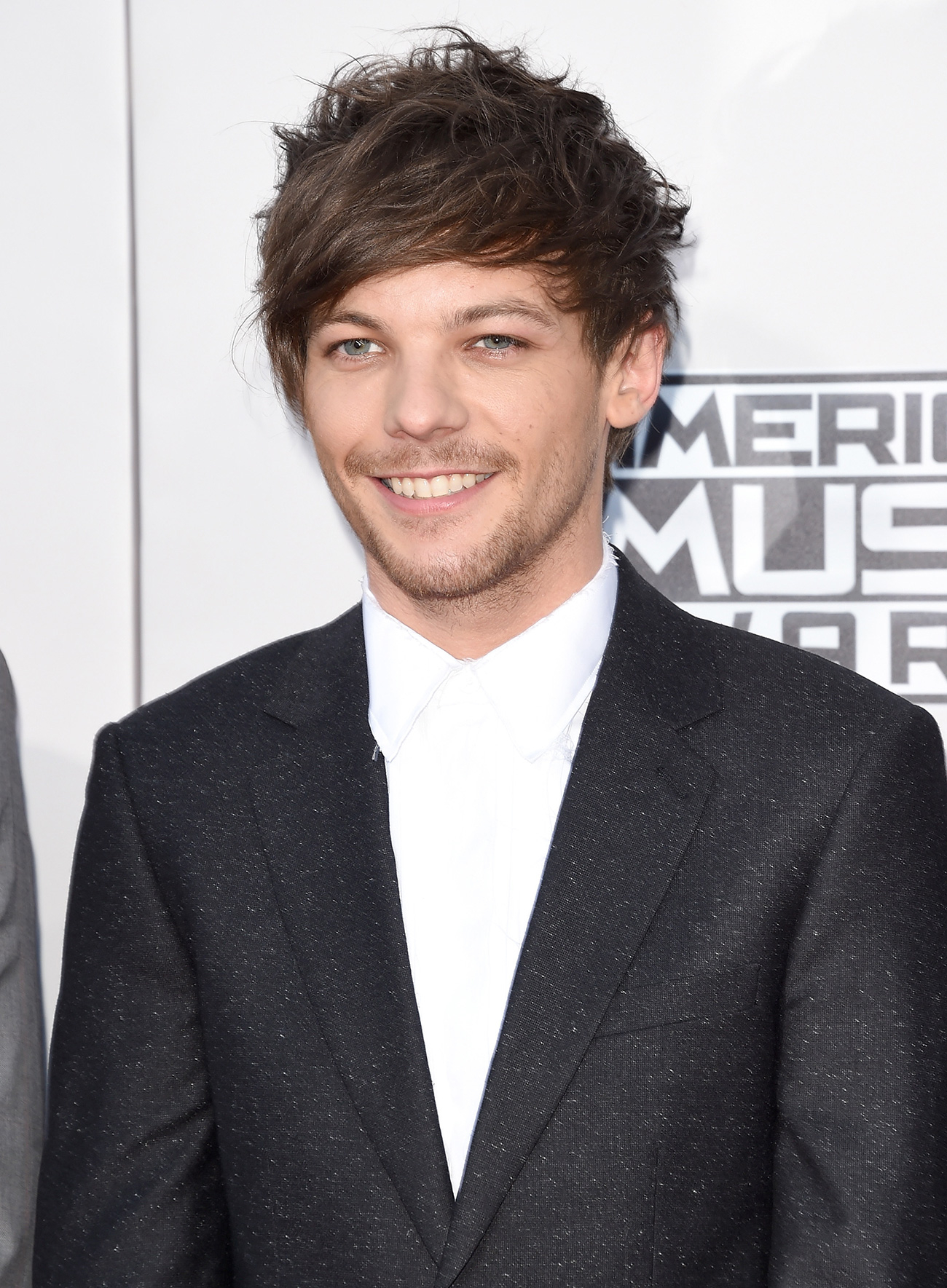Louis Tomlinson Says He's 'Excited' to Meet His Son or Daughter – Billboard
