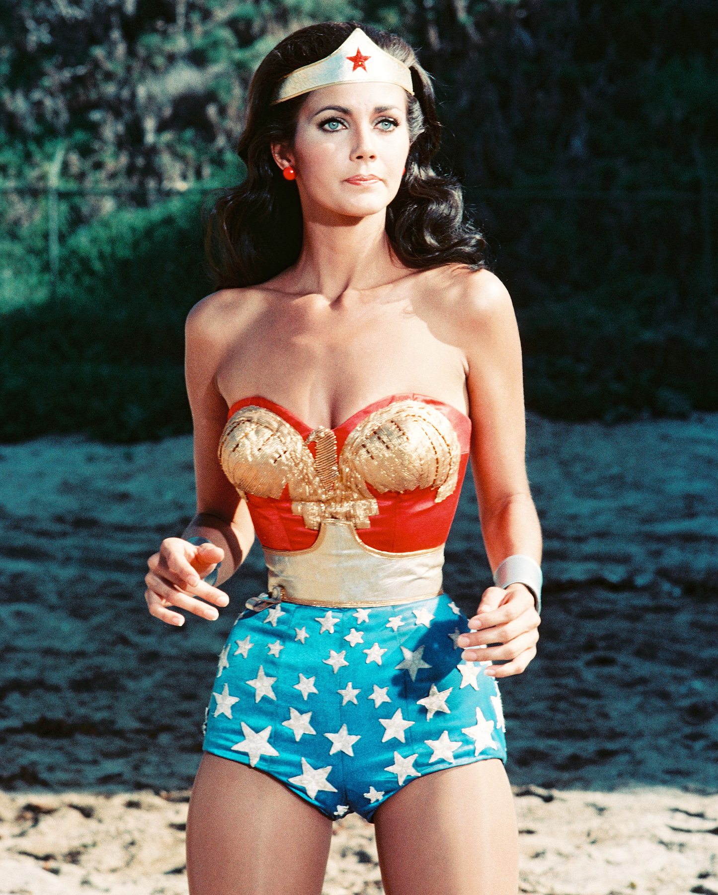 Asteria is played by lynda carter, who famously stared as wonder woman in t...