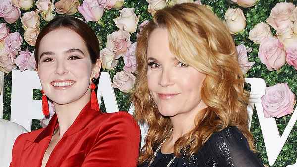 Madelyn Deutch Zoey Deutch Lea Thompson