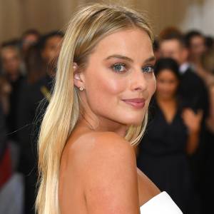 Margot Robbie Tan Beauty