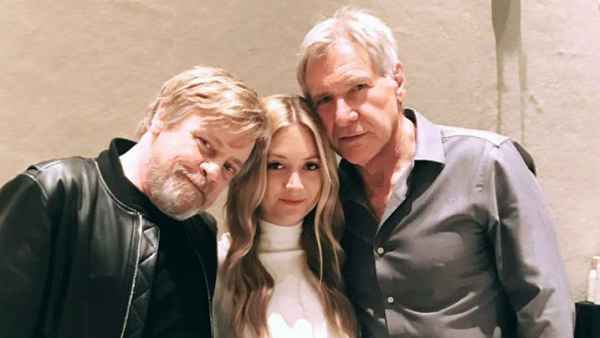 Mark hamill billie lourd zoom 18162147 e0db 4097 9fd2 41b6ab8b0198