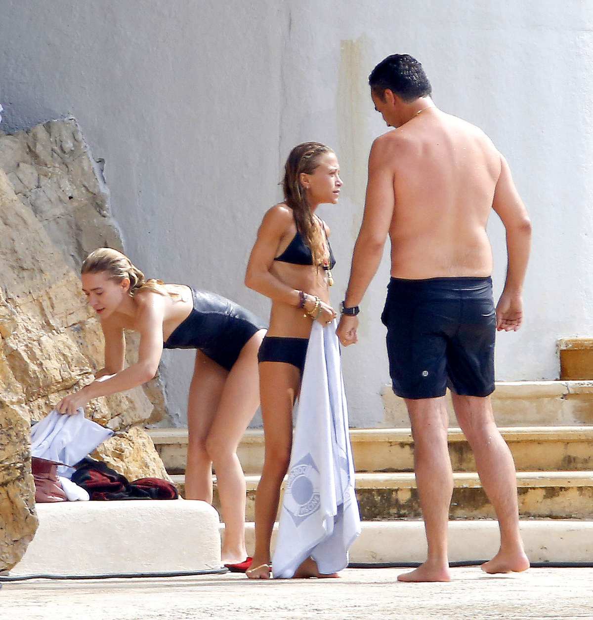 kathedraal Sicilië delen Mary-Kate, Ashley Olsen Flaunt Bathing-Suit Bodies in France