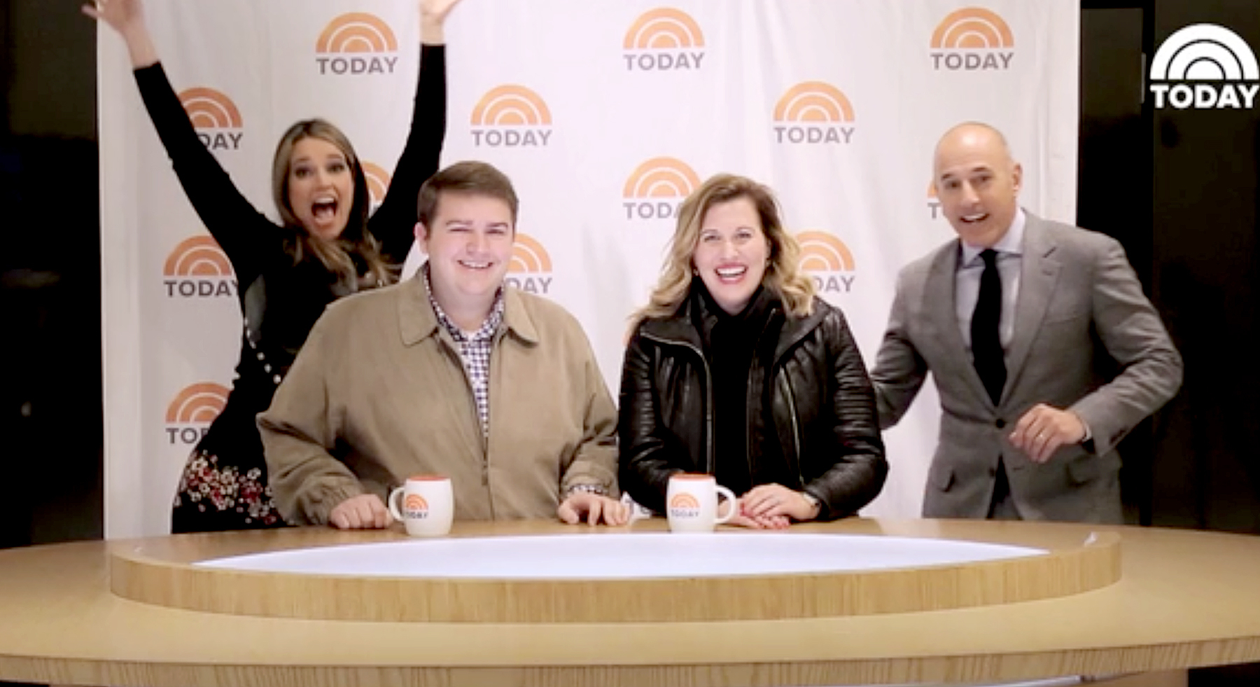 Matt savannah photobomb zoom d18093b6 ec35 4a1c a36f e7af7a7d6fb4