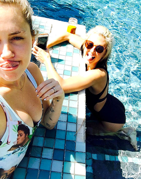 Miley cyrus c9312b88 7898 4b6f aedf 77ee1a3cb2ef