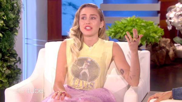 Miley cyrus cries hurricane harvey ellen 95b3db3b a770 49ed 9151 316be994bb39