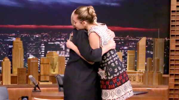 Miley cyrus hillary clinton hug fc8a238a 3eab 493c b3fa cb1a2441ad40