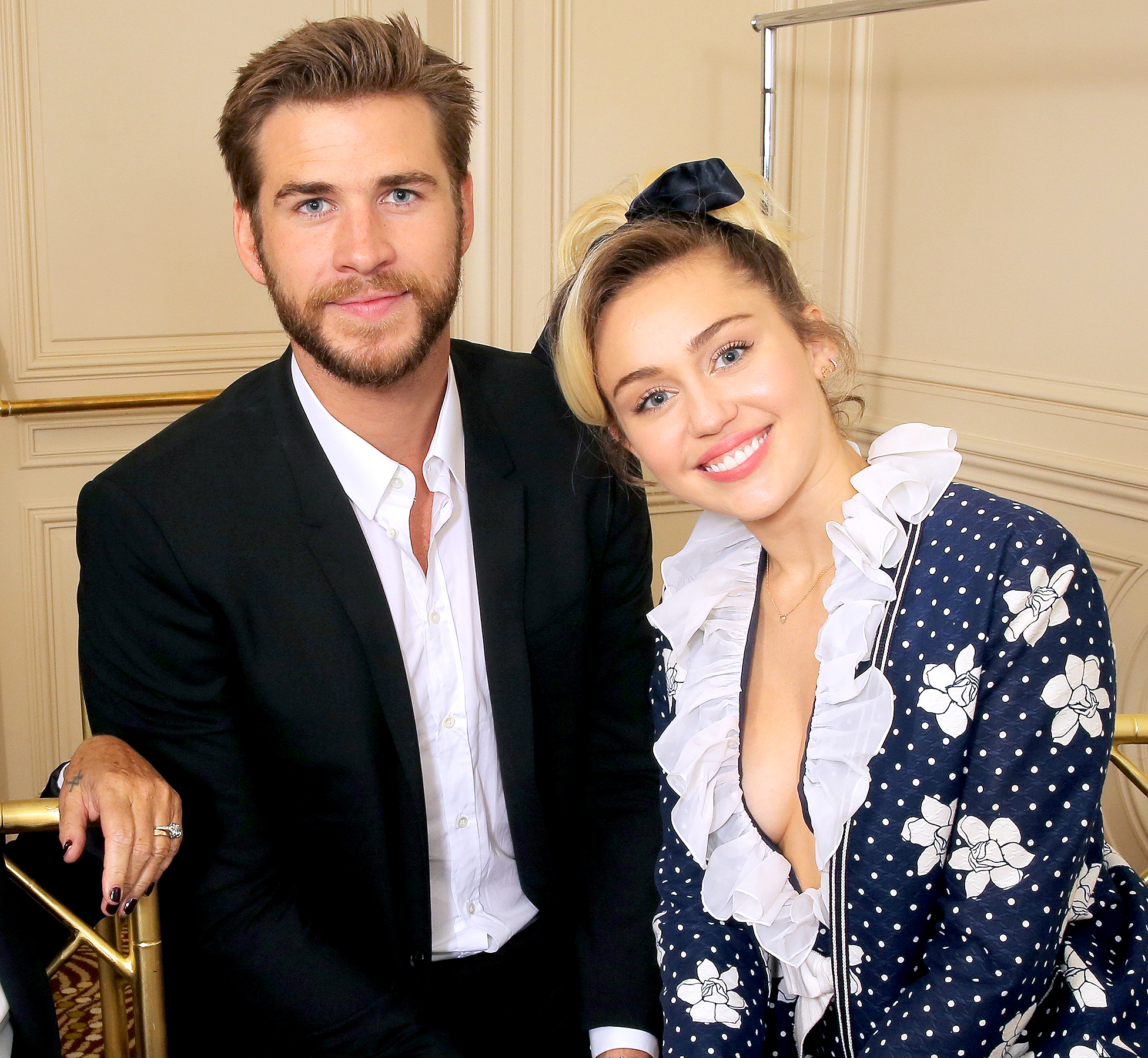 Miley cyrus liam hemsworth zoom f7193f4a 308b 4ab4 898f e81550808a65