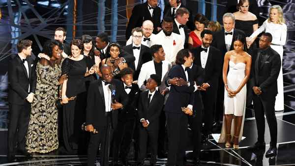 Moonlight cast 5390bf93 9c8e 48dd be07 d900087e3471