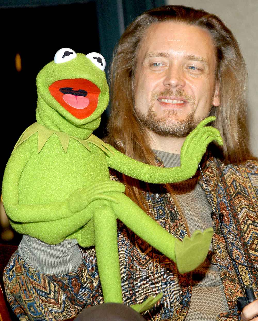 Muppet Kermit the Frog and his operator Steve Whitmire take questions from the audience November 14, 2003, at Barnes & Noble Union Square in New York City.