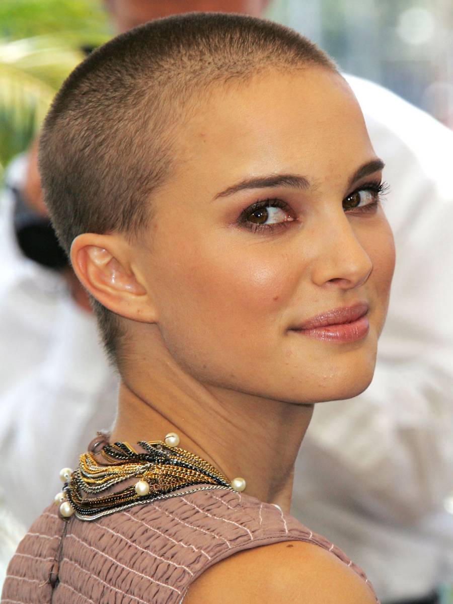 Natalie Portman beauty red carpet looks 2005