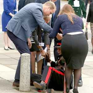 Prince william helps jonathon douglas zoom 9367b3f9 b7e0 4101 a287 5b323290037b