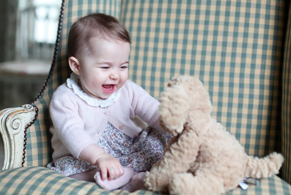 princess-charlotte-looks-adorable-chats-with-stuffed-animal-in-new