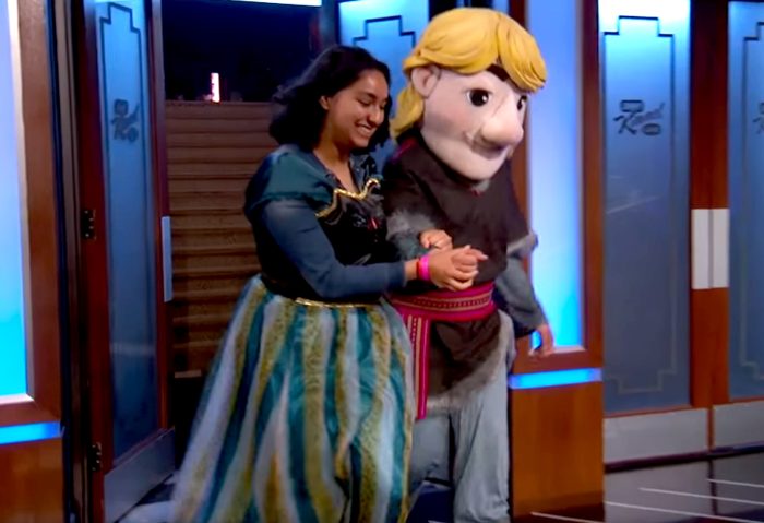 Kristen Bell helps a student pull off a ‘Frozen’-Themed Promposal
