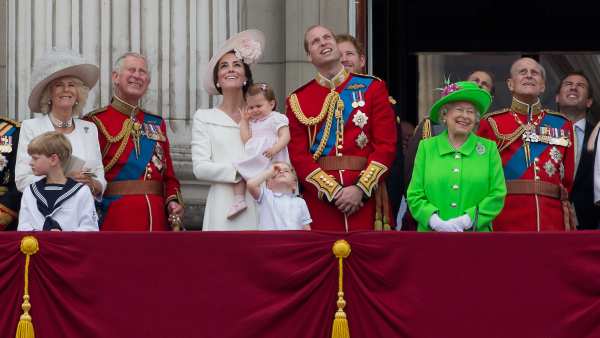 Queen Elizabeth, Prince William, Princess Charlotte, Princess kate,