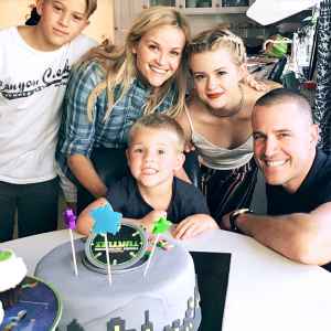 Reese Witherspoon, Jim Toth, Deacon, Ava and Tennessee