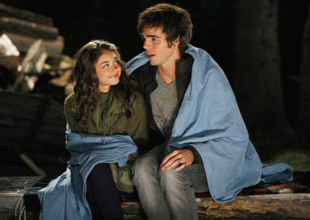 Sarah Hyland and Reid Ewing in Modern Family in 2011.