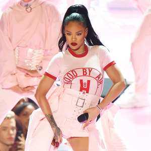 Rihanna VMAs