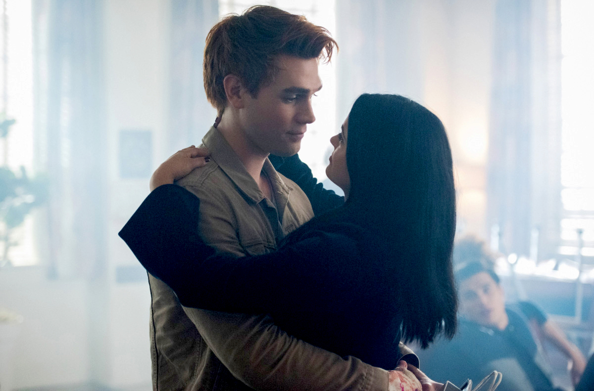KJ Apa as Archie Andrews and Camila Mendes as Veronica Lodge in Riverdale