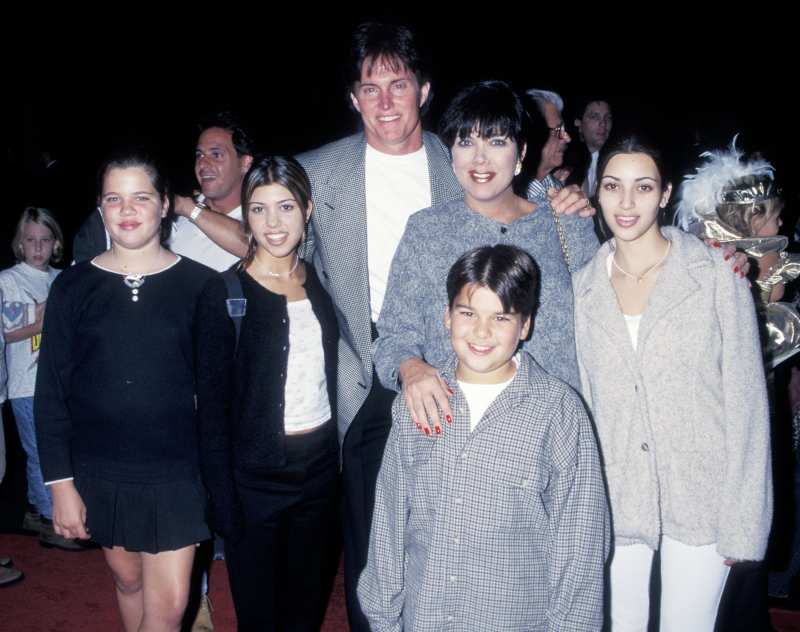 Khloe Kardashian, Kourtney Kardashian, Bruce Jenner, Kris Kardashian, Robert Kardashian and Kim Kardashian.