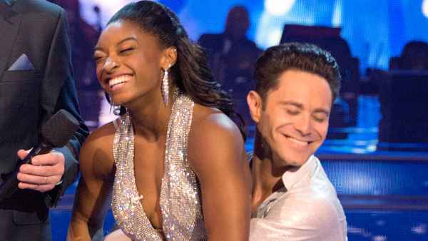 Sasha farber simone biles a413f711 5be9 4bca a5e8 1c5ea4b22b8d