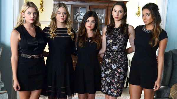 Ashley Benson, Sasha Pieterse, Lucy Hale, Troian Bellisario, and Shay Mitchell on Pretty Little Liars.