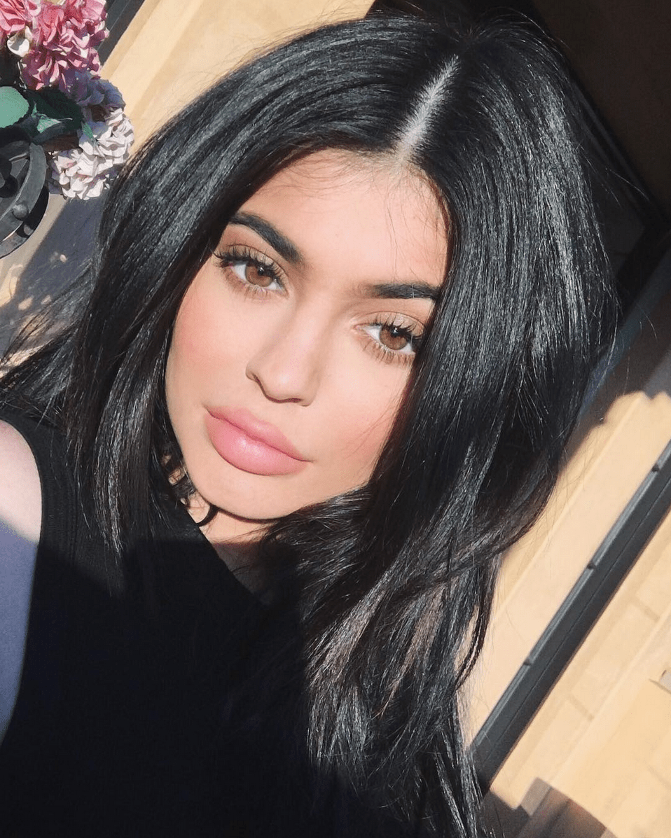 Kylie Jenner Without Makeup: Makeup-Free Selfies