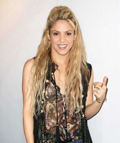 Shakira Unveils a New Red Hair Color: Photo | UsWeekly