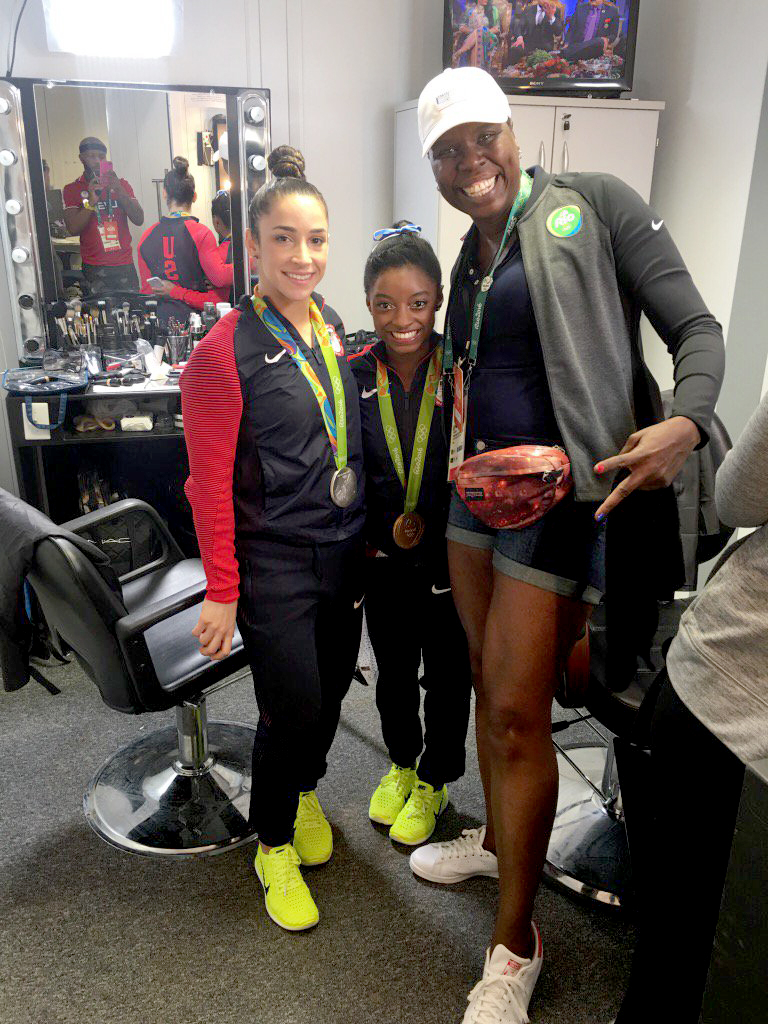 Simone biles aly raisman leslie jones zoom ffdbb986 3c87 4f25 a21c fd8db89da9a5