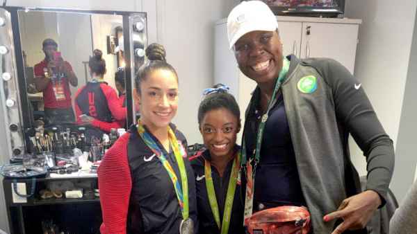 Simone biles aly raisman leslie jones zoom ffdbb986 3c87 4f25 a21c fd8db89da9a5