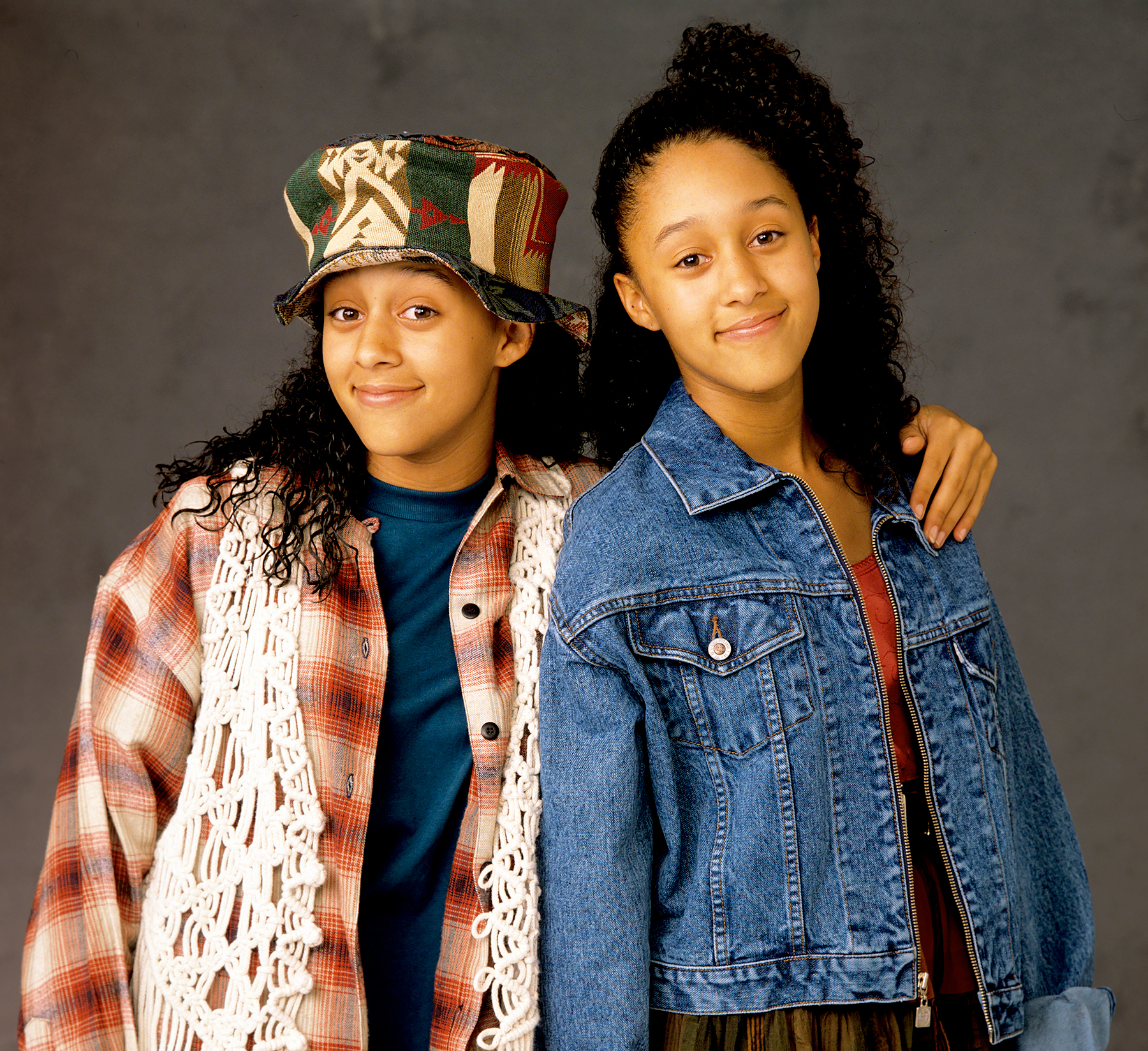 Sister sister 2 c10b3dd8 b997 461f a093 1ca8a1bd9f9e