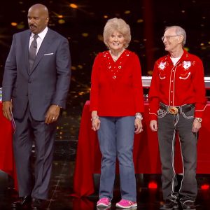 Steve harvey competitive eaters 76f511b2 42ba 41ee 9c57 9fc3cd6059d5