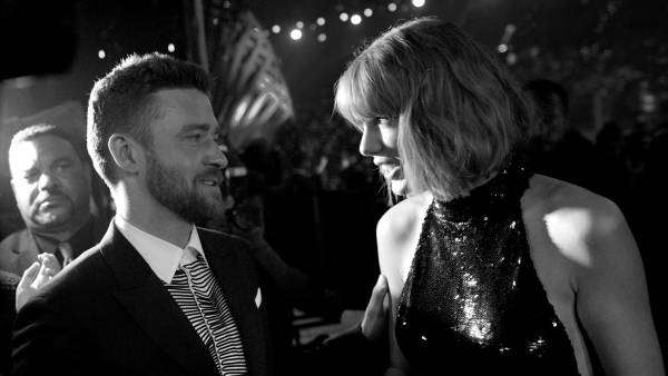 Justin Timberlake and Taylor Swift hang out during the 2016 iHeartRadio Music Awards