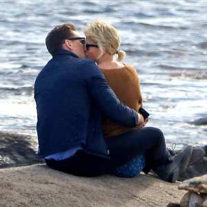 Taylor Swift, Tom Hiddleston