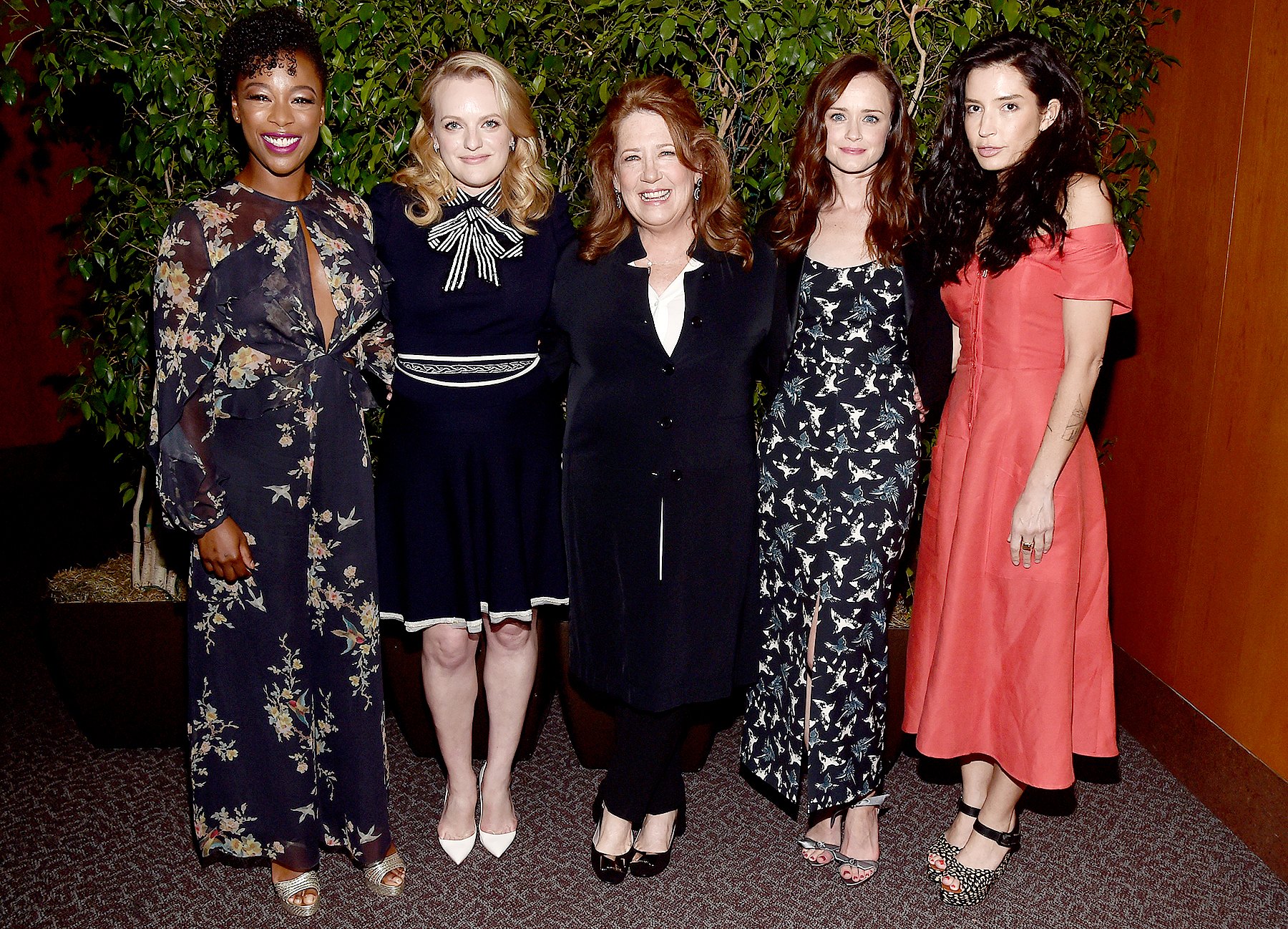 The Handmaid S Tale Season 2 5 Things To Expect
