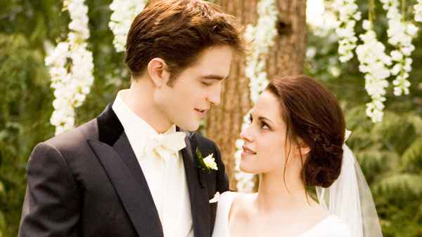 ROBERT PATTINSON and KRISTEN STEWART star in THE TWILIGHT SAGA: BREAKING DAWN-PART 1
